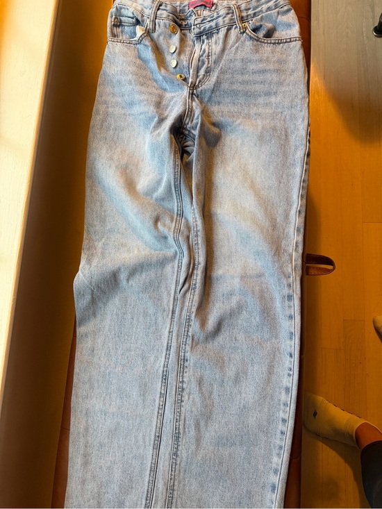 Edikted Denim - Edikted Light Wash High-Rise Flare Jeans